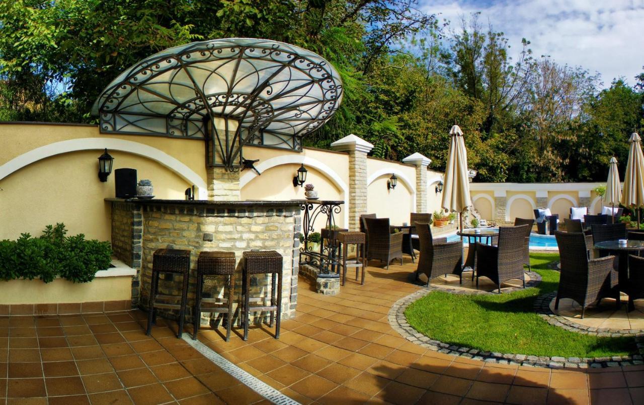 Hotel Vila Lago Palić Buitenkant foto