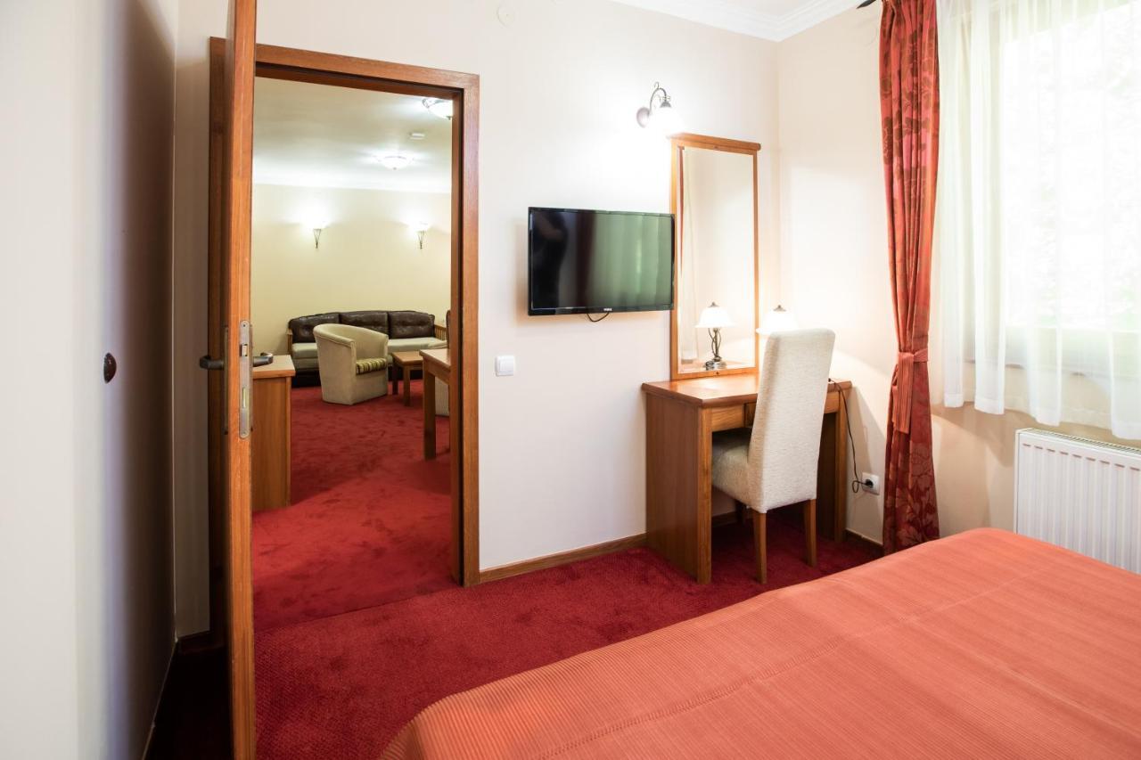 Hotel Vila Lago Palić Buitenkant foto