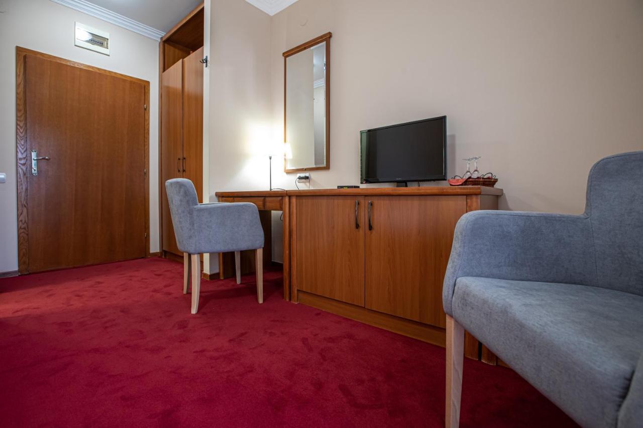 Hotel Vila Lago Palić Buitenkant foto