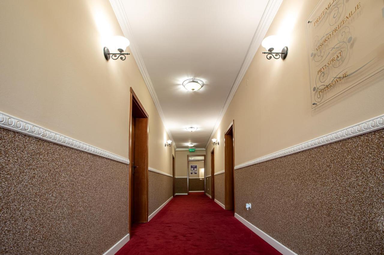 Hotel Vila Lago Palić Buitenkant foto