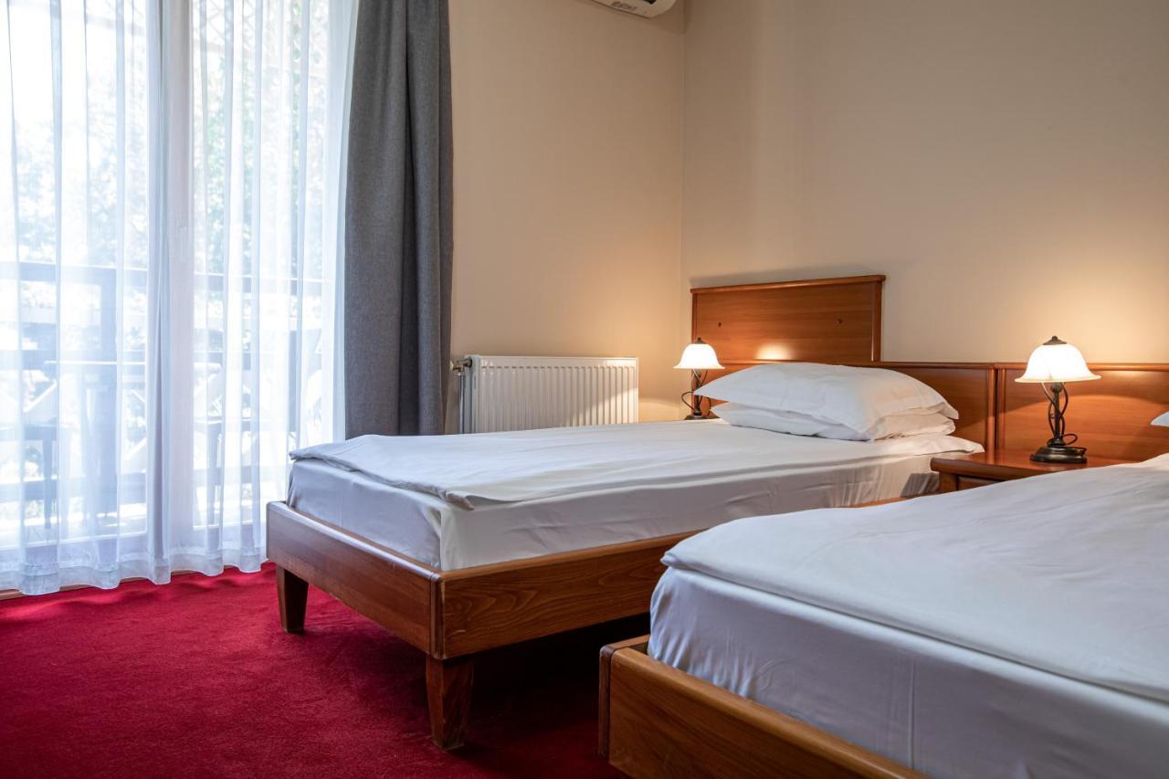 Hotel Vila Lago Palić Buitenkant foto