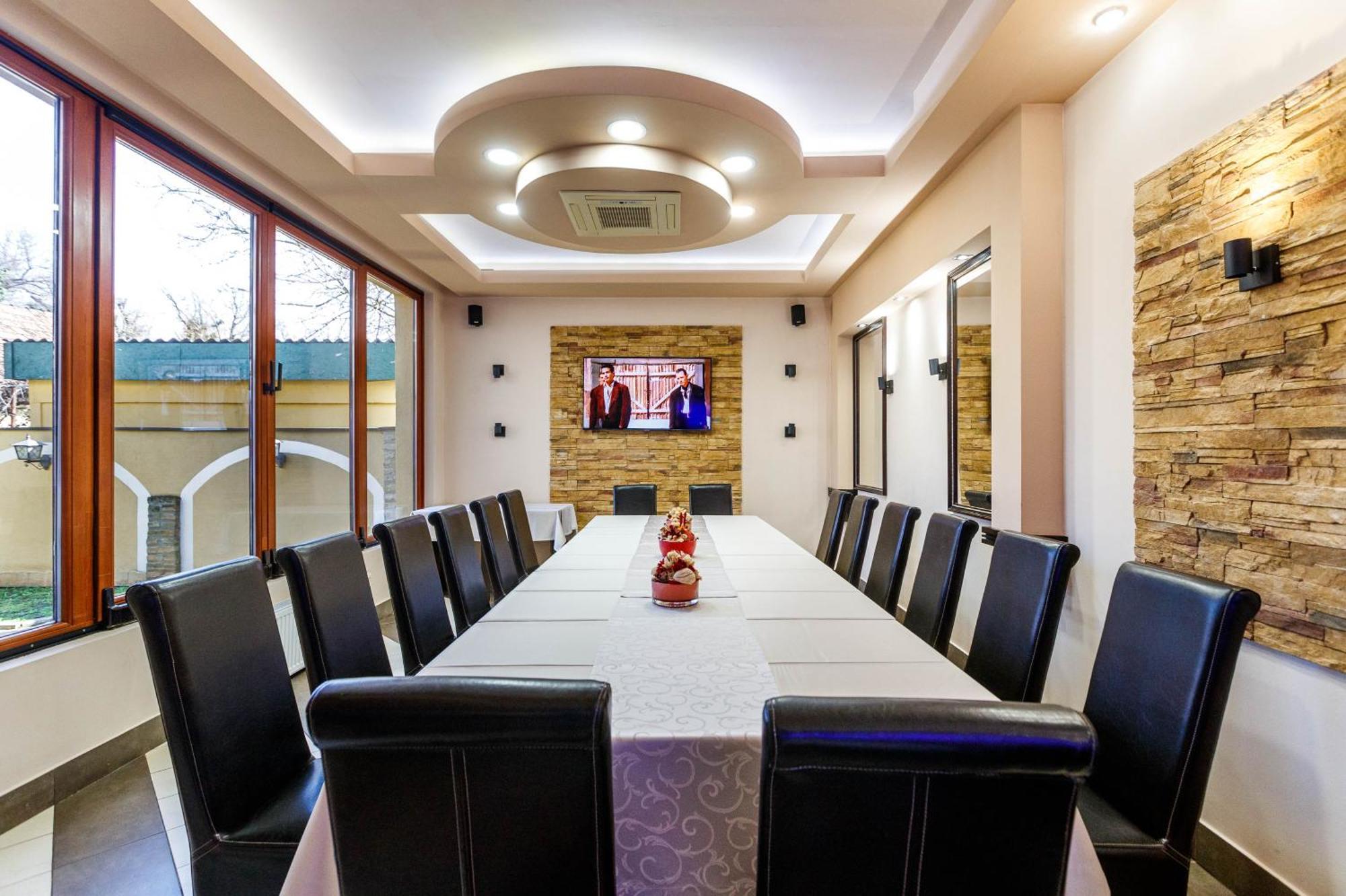 Hotel Vila Lago Palić Buitenkant foto