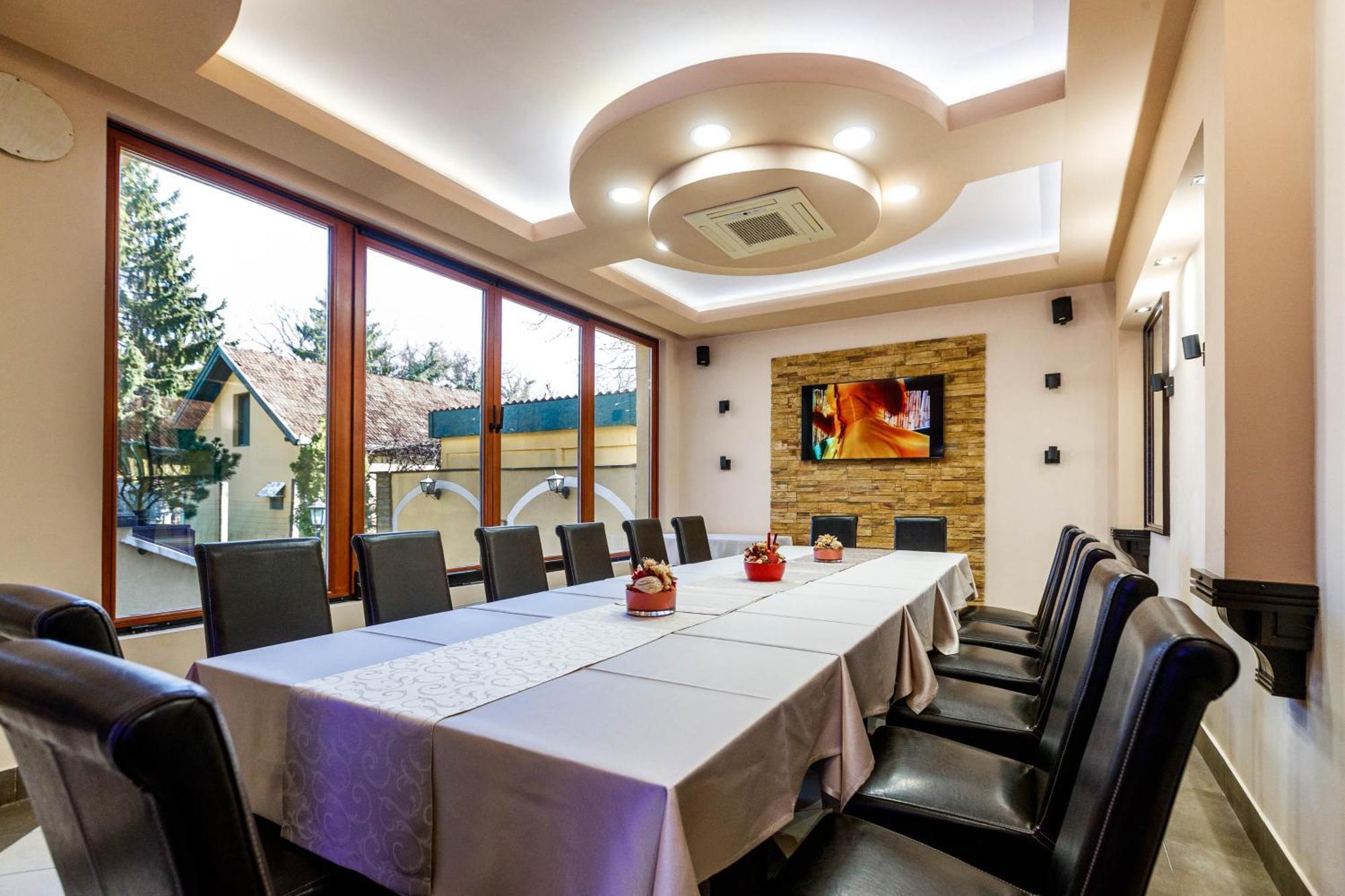 Hotel Vila Lago Palić Buitenkant foto